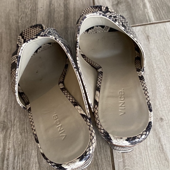 platform slides - Picture 3 of 3